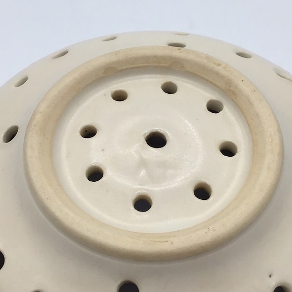 Vintage Large Pottery Berry Colander - Picture 3 of 4